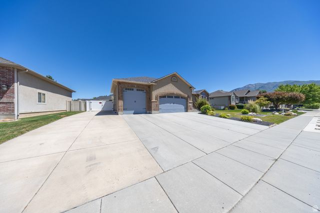 620 W 3600 S, Riverdale, UT 84405