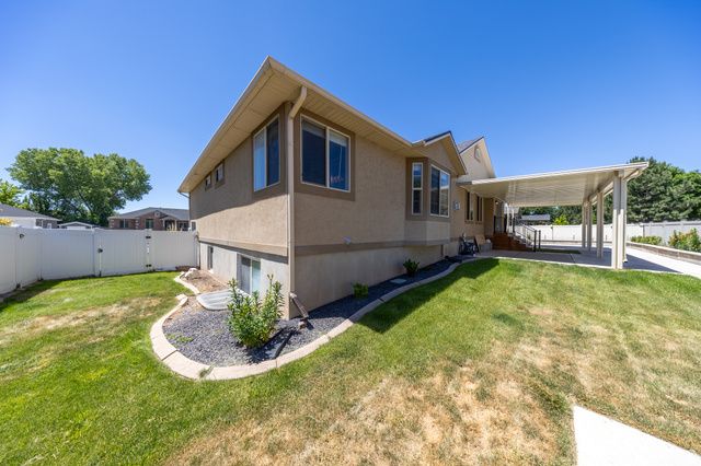 620 W 3600 S, Riverdale, UT 84405
