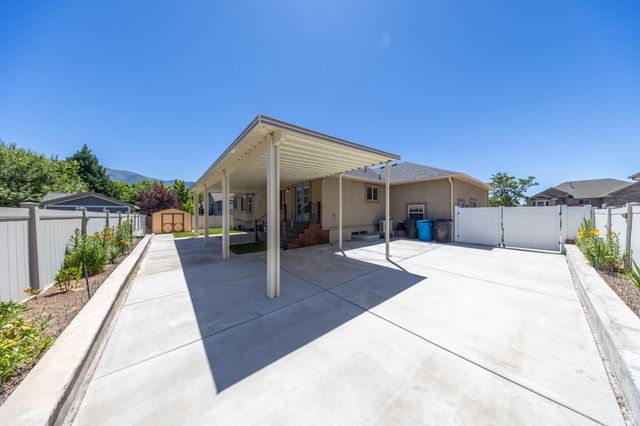 620 W 3600 S, Riverdale, UT 84405