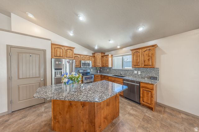 620 W 3600 S, Riverdale, UT 84405
