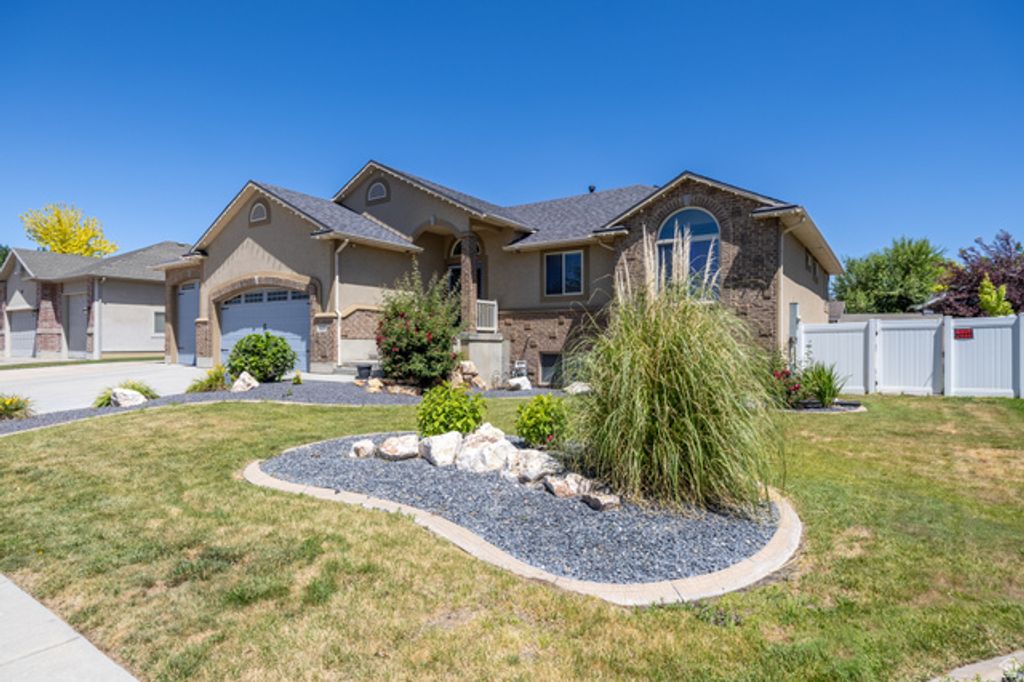 620 W 3600 S, Riverdale, UT 84405