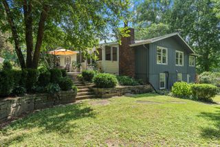 9032 S Harpeth Ct, Nashville, TN 37221