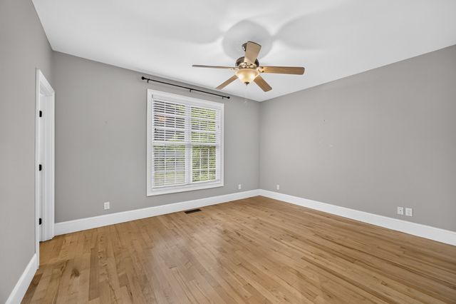 329 New Heritage Dr, Cookeville, TN 38506