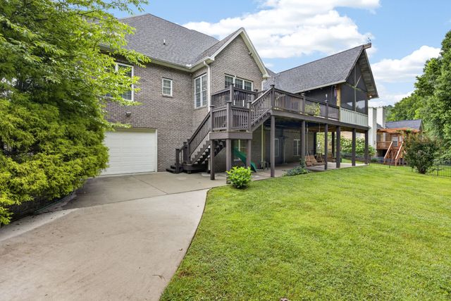 329 New Heritage Dr, Cookeville, TN 38506