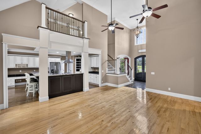 329 New Heritage Dr, Cookeville, TN 38506