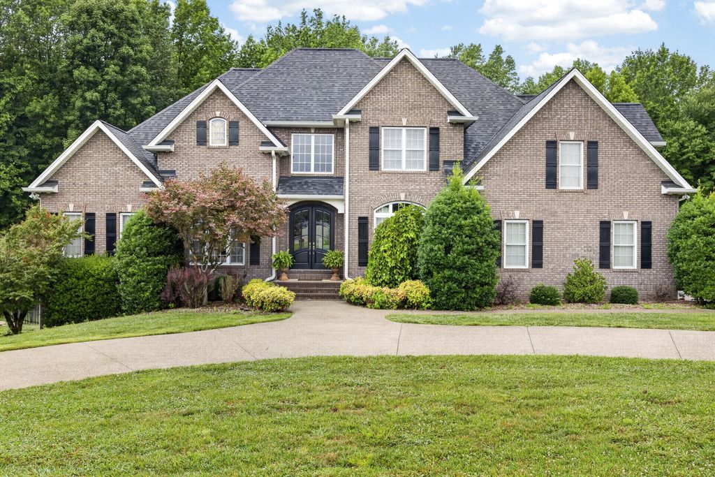329 New Heritage Dr, Cookeville, TN 38506