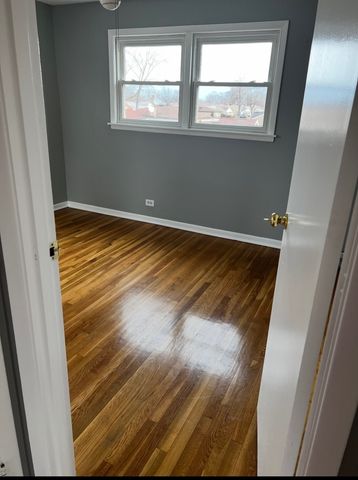 8939 N Wisner Street 2, Niles, IL 60714