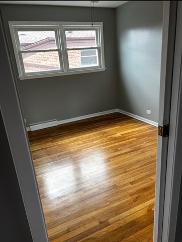 8939 N Wisner Street 2, Niles, IL 60714