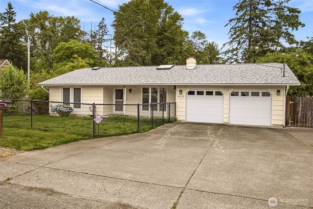 9525 E E Street, Tacoma, WA 98445