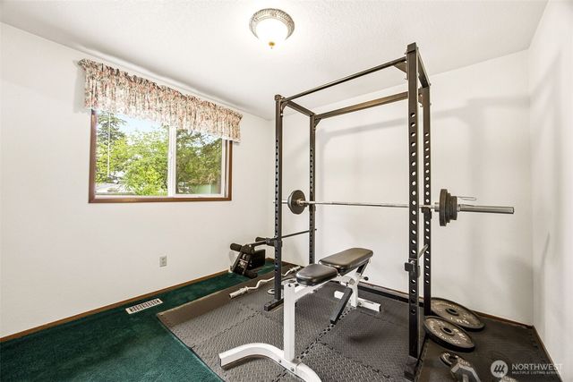 9525 E E Street, Tacoma, WA 98445