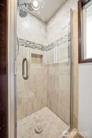 9525 E E Street, Tacoma, WA 98445