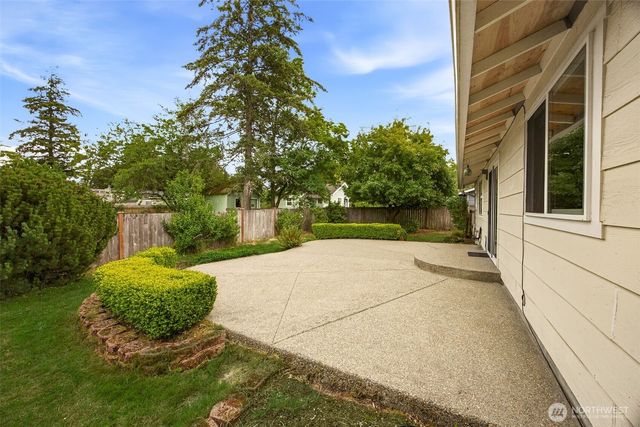 9525 E E Street, Tacoma, WA 98445