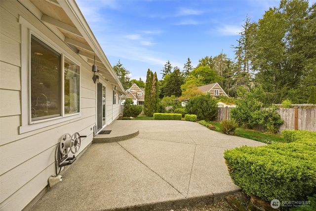 9525 E E Street, Tacoma, WA 98445