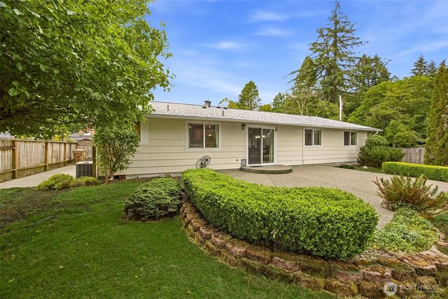 9525 E E Street, Tacoma, WA 98445