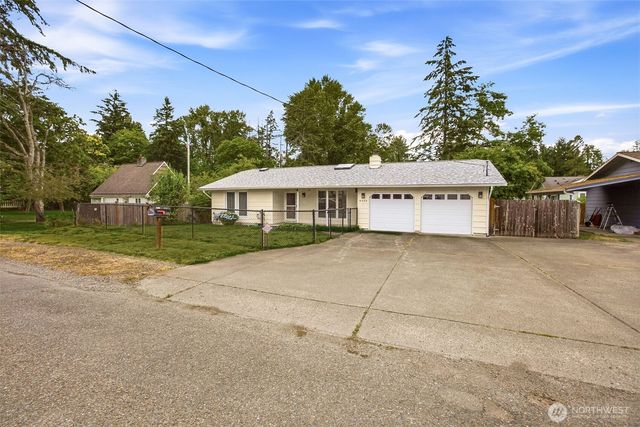 9525 E E Street, Tacoma, WA 98445