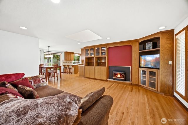 9525 E E Street, Tacoma, WA 98445