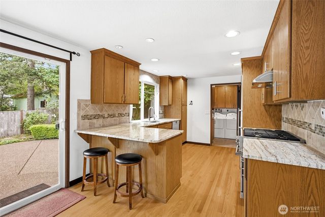 9525 E E Street, Tacoma, WA 98445