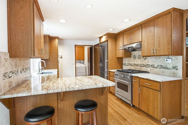 9525 E E Street, Tacoma, WA 98445
