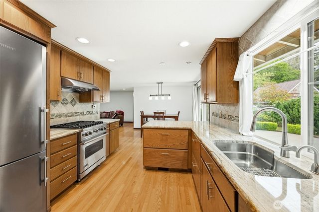 9525 E E Street, Tacoma, WA 98445