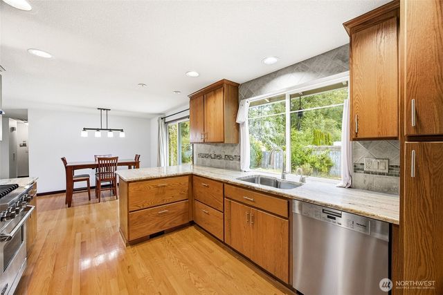 9525 E E Street, Tacoma, WA 98445