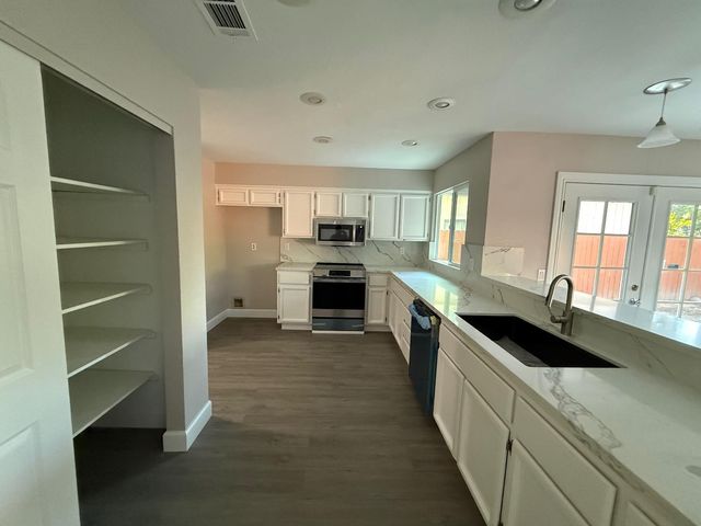 6606 Acropolis, Elk Grove, CA 95758