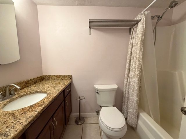 51 Will Dr 130, Canton, MA 02021