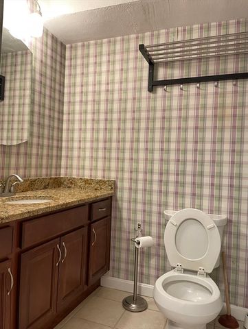 51 Will Dr 130, Canton, MA 02021