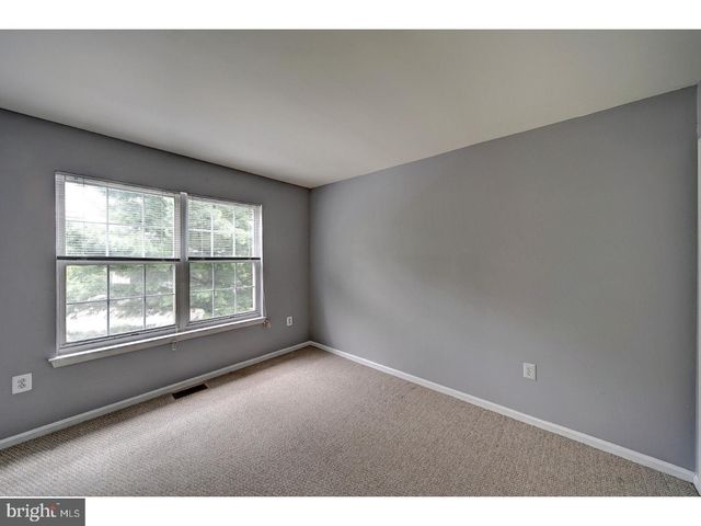 406 PEBBLE CREEK CT, Pennington, NJ 08534