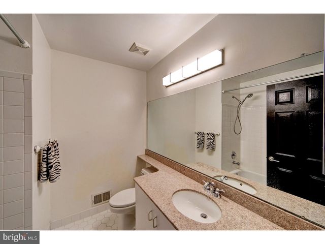 406 PEBBLE CREEK CT, Pennington, NJ 08534