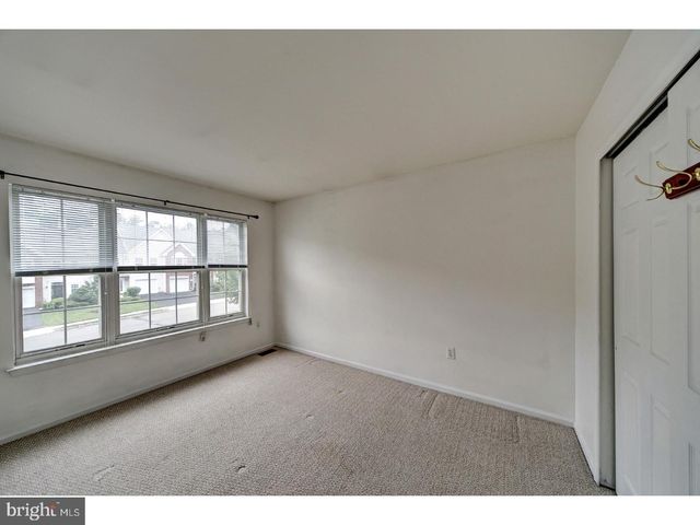 406 PEBBLE CREEK CT, Pennington, NJ 08534