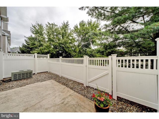 406 PEBBLE CREEK CT, Pennington, NJ 08534