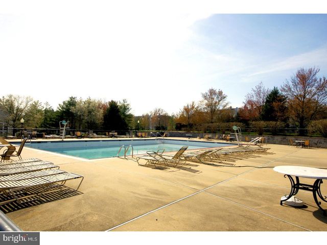 406 PEBBLE CREEK CT, Pennington, NJ 08534