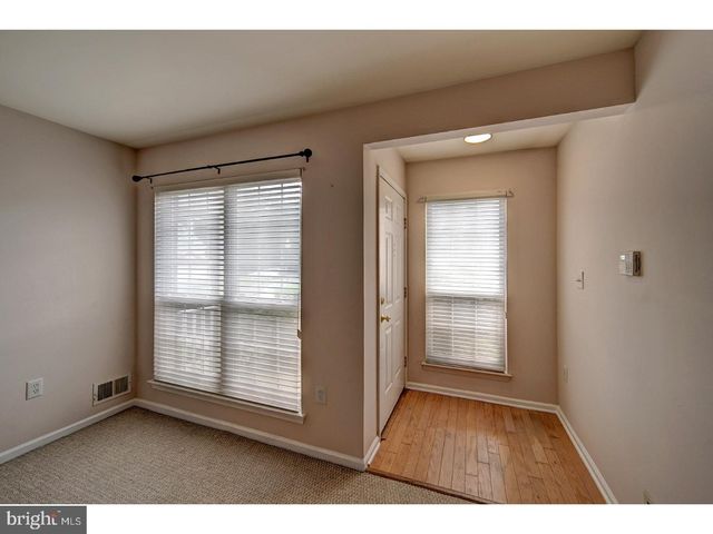 406 PEBBLE CREEK CT, Pennington, NJ 08534