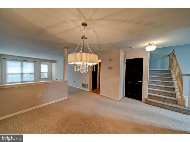 406 PEBBLE CREEK CT, Pennington, NJ 08534