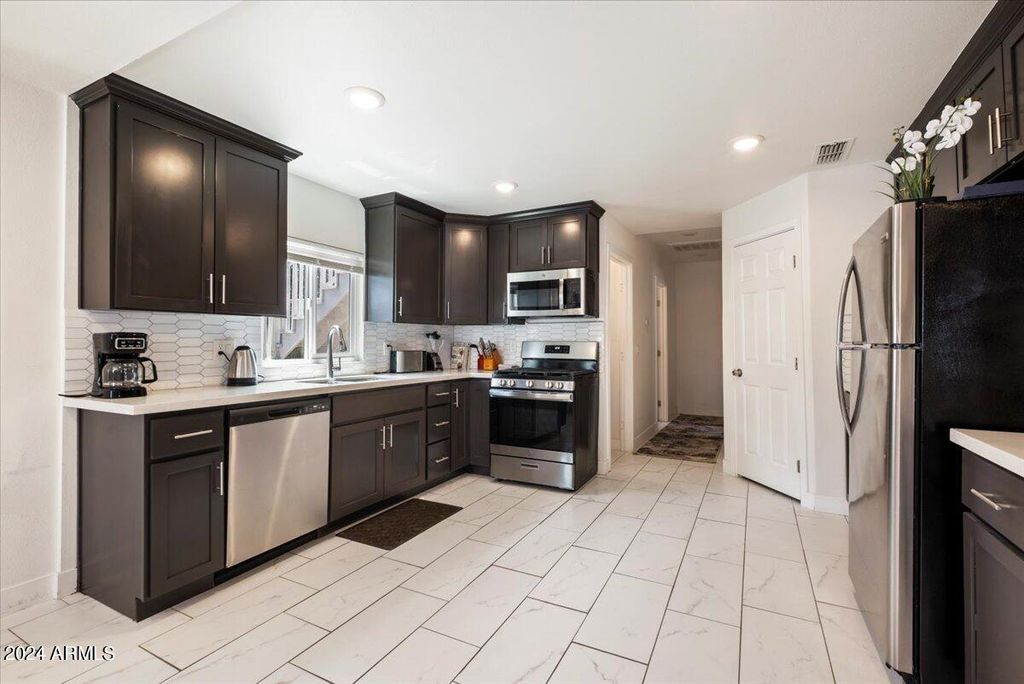 322 N 11TH Place, Phoenix, AZ 85006 — photo 5