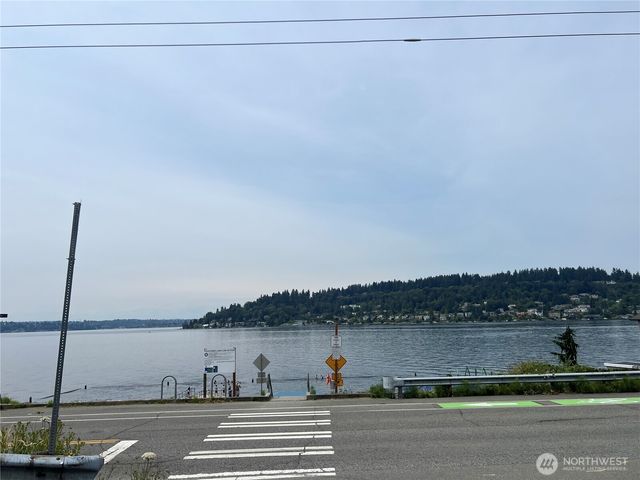 1214 N 35th Street, Renton, WA 98056
