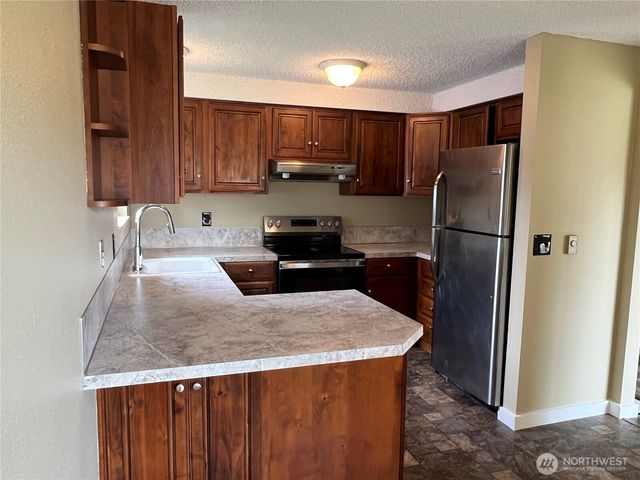 1214 N 35th Street, Renton, WA 98056