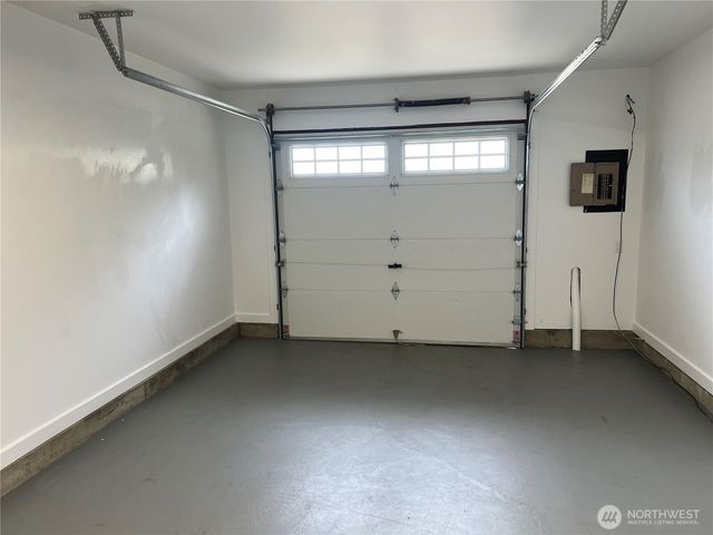 1214 N 35th Street, Renton, WA 98056