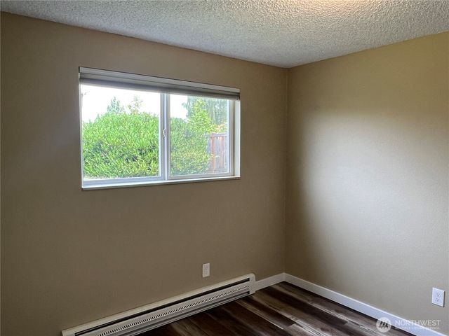 1214 N 35th Street, Renton, WA 98056