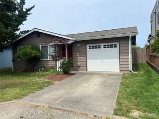1214 N 35th Street, Renton, WA 98056