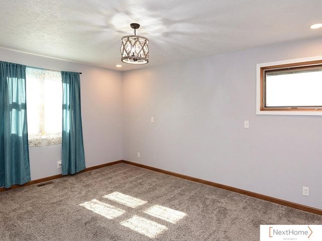 7201 Canyon Road, Lincoln, NE 68516