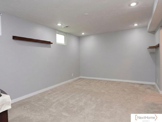 7201 Canyon Road, Lincoln, NE 68516