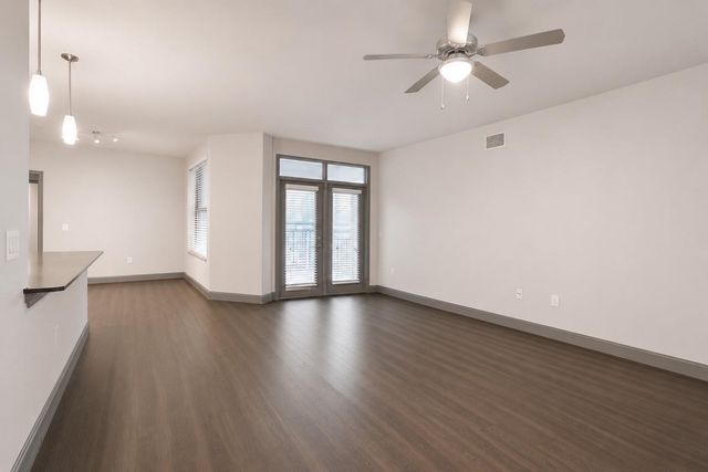 3788 Richmond St Avenue 1106, Houston, TX 77046