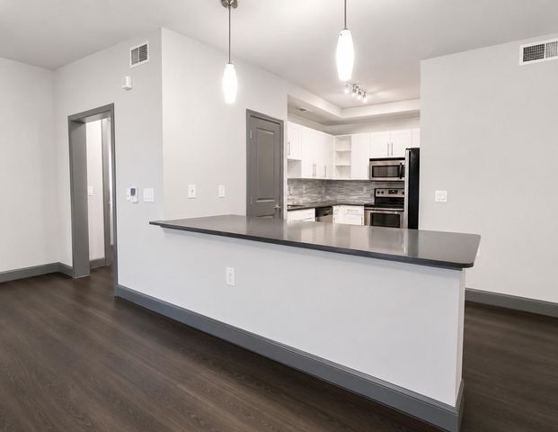 3788 Richmond St Avenue 1106, Houston, TX 77046