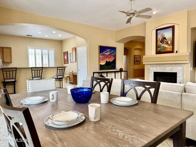 909 W Leatherleaf Drive, Tucson, AZ 85755