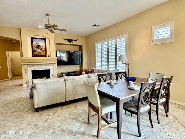 909 W Leatherleaf Drive, Tucson, AZ 85755