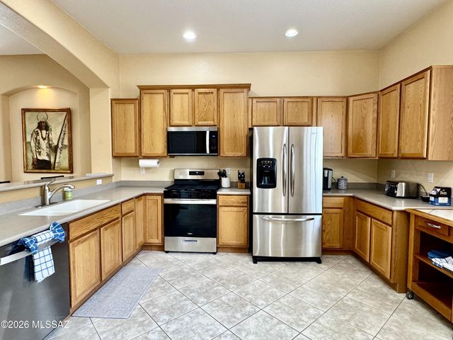 909 W Leatherleaf Drive, Tucson, AZ 85755
