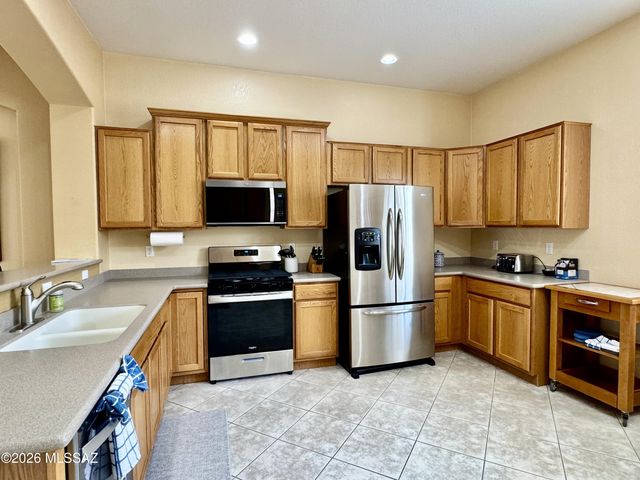 909 W Leatherleaf Drive, Tucson, AZ 85755
