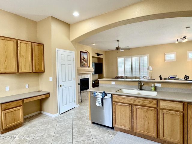 909 W Leatherleaf Drive, Tucson, AZ 85755
