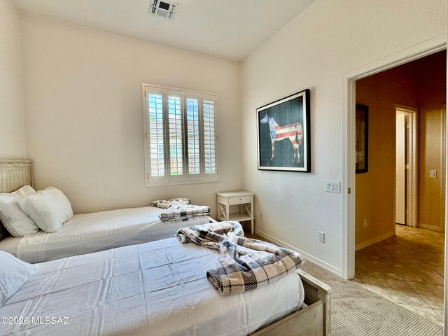 909 W Leatherleaf Drive, Tucson, AZ 85755